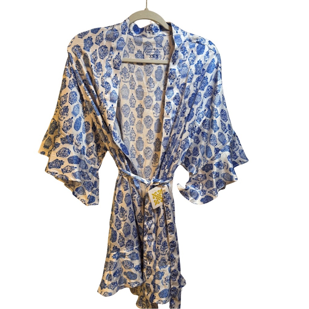 NWT Jane Marie Silky Satin Robe XS/S